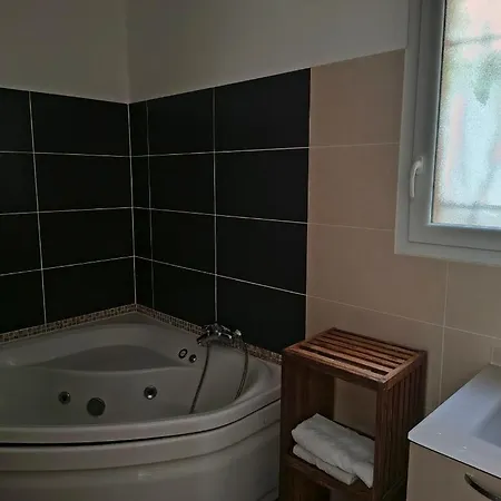Habitación en casa particular Privative Lecci